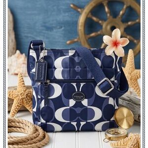 ⚓️ Coach Poppy Getaway Signature Nylon File Bag - RARE Limited Edition⚓️ 🌊